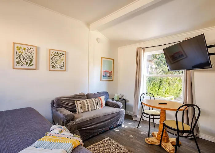 Solvang Bungalow B